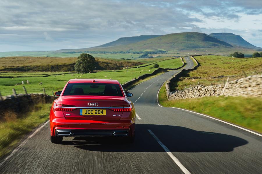  Audi A6 40 TDI S-Line (C8) 2018 года  (UK) (фото 27 из 40)